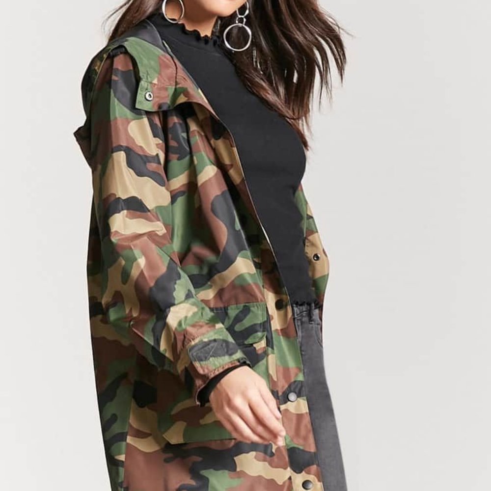 Forever 21 Hooded Camo Utility Jacket